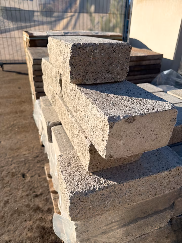 SIOLA LEICHT – Mauersteine X-TRA SIOLA-LEICHT GRANIT 35/16,5/10 PE3 – GRANIT – 35/16,5/10 – Gebrochen – Seitenansicht