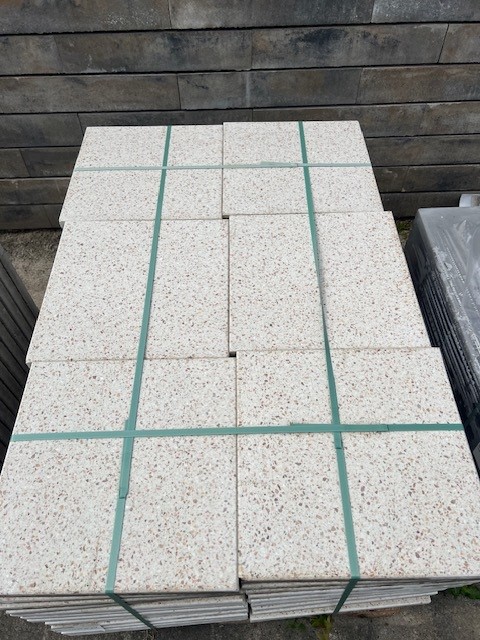 OPTIMA – Terrassenplatten 1B OPTIMA KARAMELL-BEIGE 40/40/4 CM – KARAMELL-BEIGE – Hauptansicht