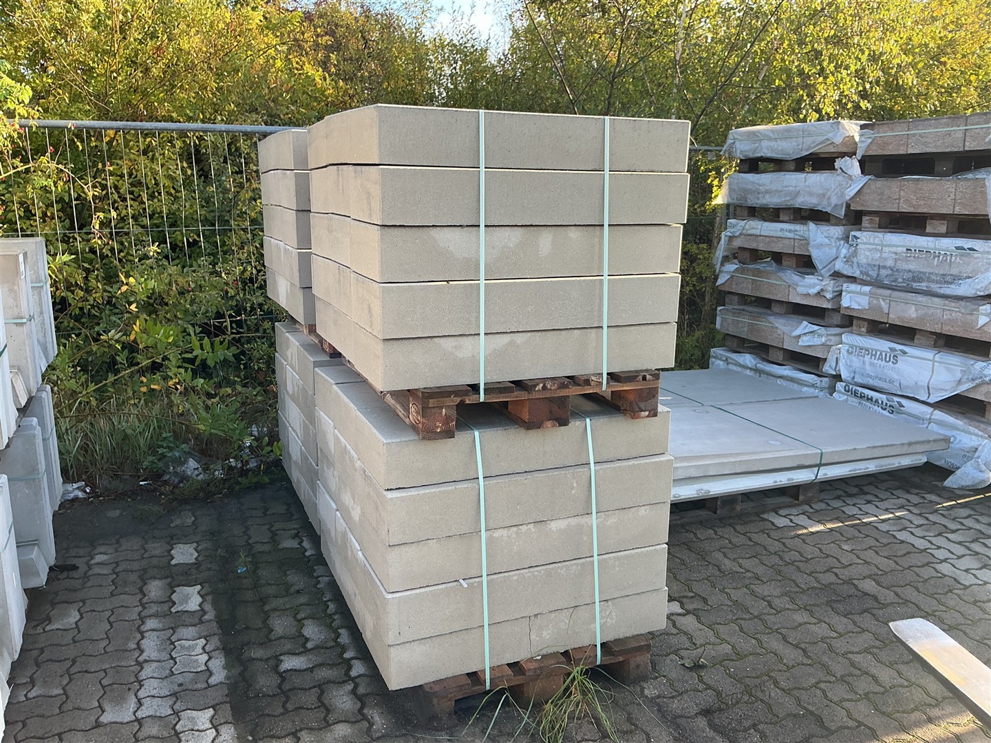 NOMOS BLOCKSTUFE – Stufen 1B ROH NOMOS STUFE GRANIT 100/35/15 CM – GRANIT – 100 x 35 x 15 cm – Hauptansicht