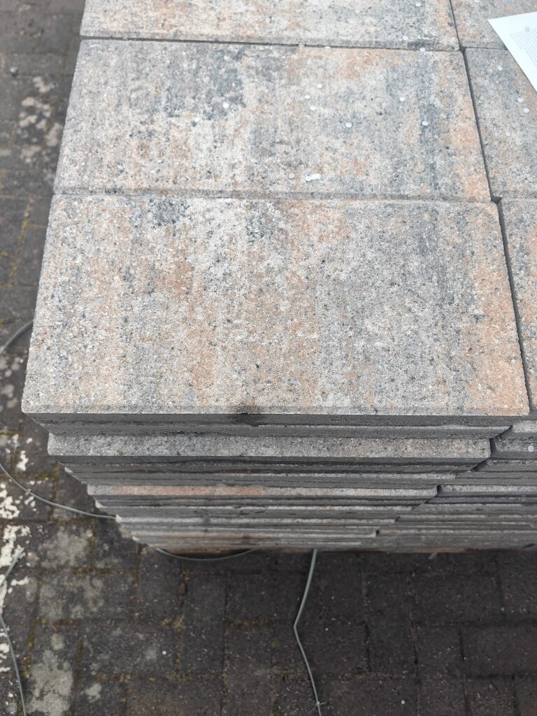 VIA TERRASSENPLATTEN – Terrassenplatten 1B VIA MUSCHELKALK 40/20/4 CM – 40 x 20 x 4 cm – Seitenansicht