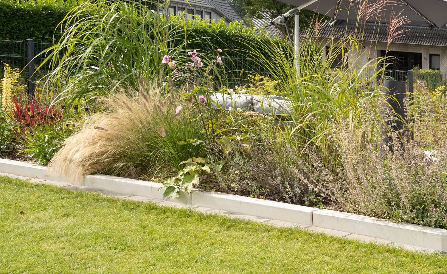 ELEMENTO BORDSTEIN – ELEMENTO BORDSTEIN GRAU 100/40/12 CM – GRAU – 100 X 40 X 12 CM – Sichtbeton – Hauptansicht