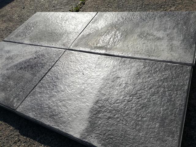 Terrassenplatten 1C ANCONA WEIß-SCHWARZ GEFL. 60/40/4 CM – WEISS-SCHWARZ – Umgebungsansicht