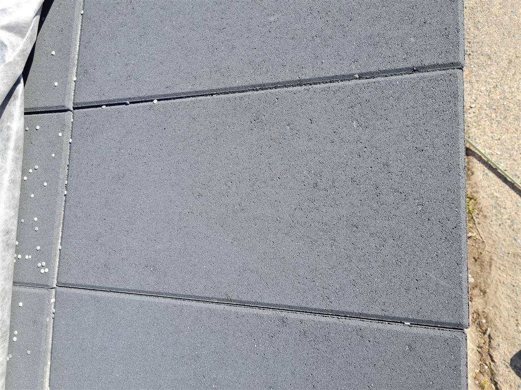 Terrassenplatten 1B BETONPLATTE ANTHRAZIT 60/30/4 CM MF – ANTHRAZIT – Detailansicht
