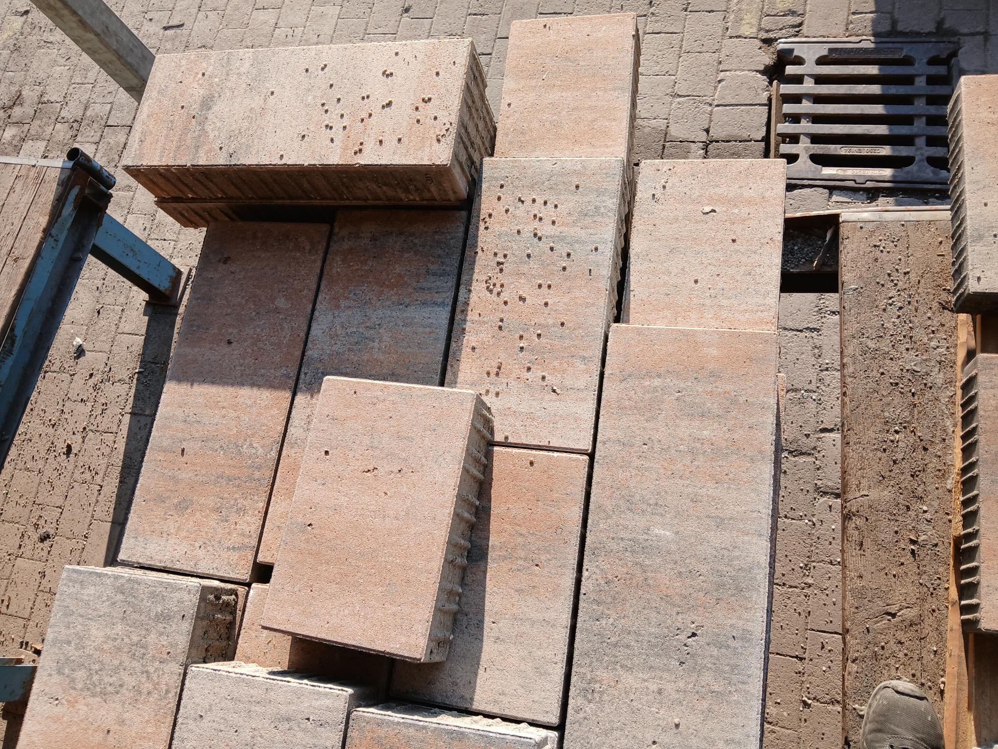 VIA LINEO – Pflastersteine 1B  VIA LINEO MUSCHELKALK PE2 – MUSCHELKALK – mit Fase – Hauptansicht