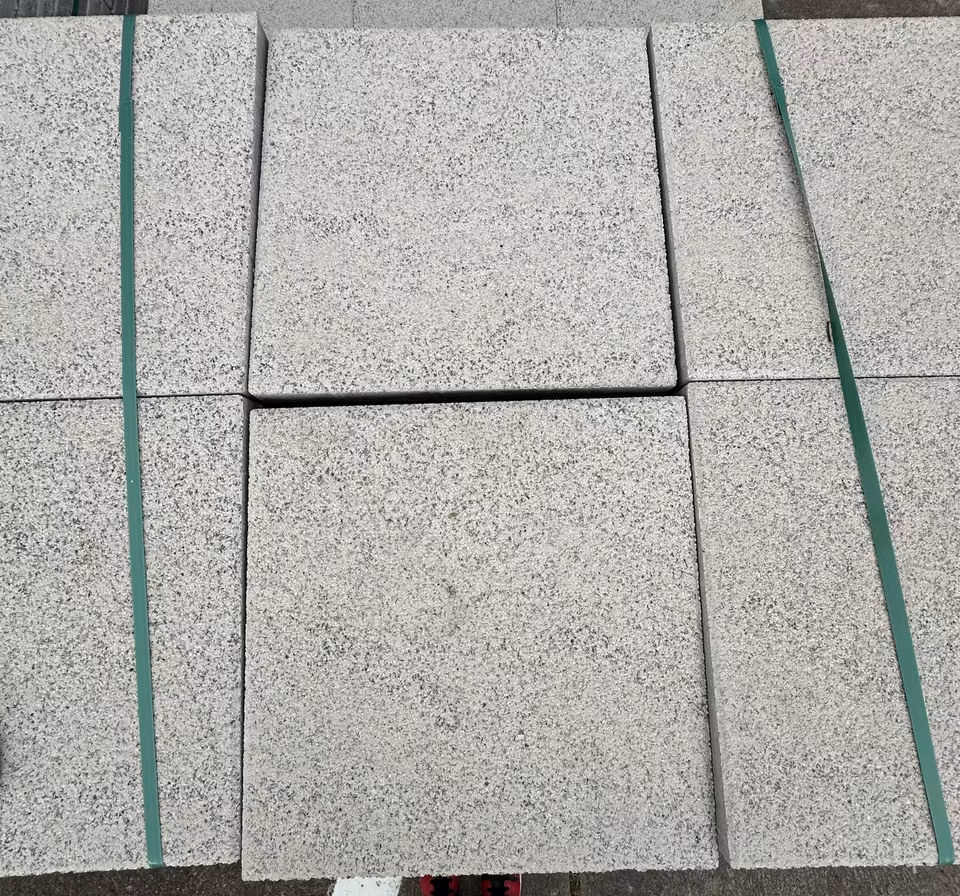 Terrassenplatten 1B PREMIUM WEIß 40/40/4 CM – WEIß – Detailansicht