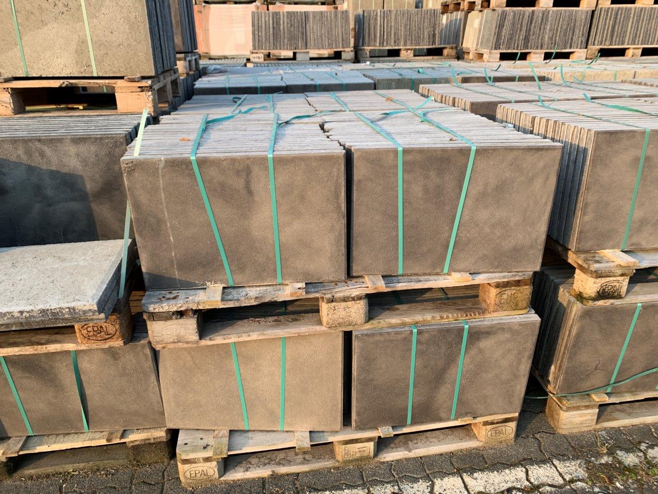RUSTICA – Terrassenplatten 1C RUSTICA GRAU-SCHWARZ 60/40/4 – GRAU-SCHWARZ – Hauptansicht