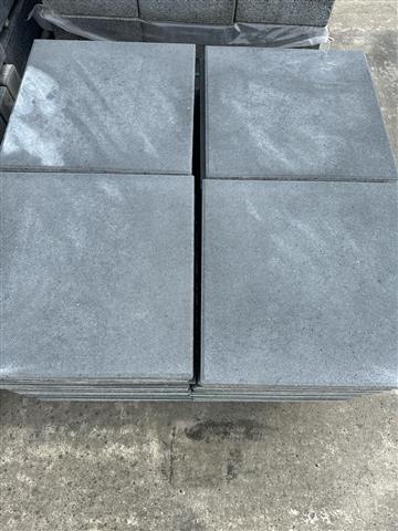 VIA TERRASSENPLATTEN – Terrassenplatten 1B VIA ANTHRAZIT 50/50/4 CM – ANTHRAZIT – Hauptansicht