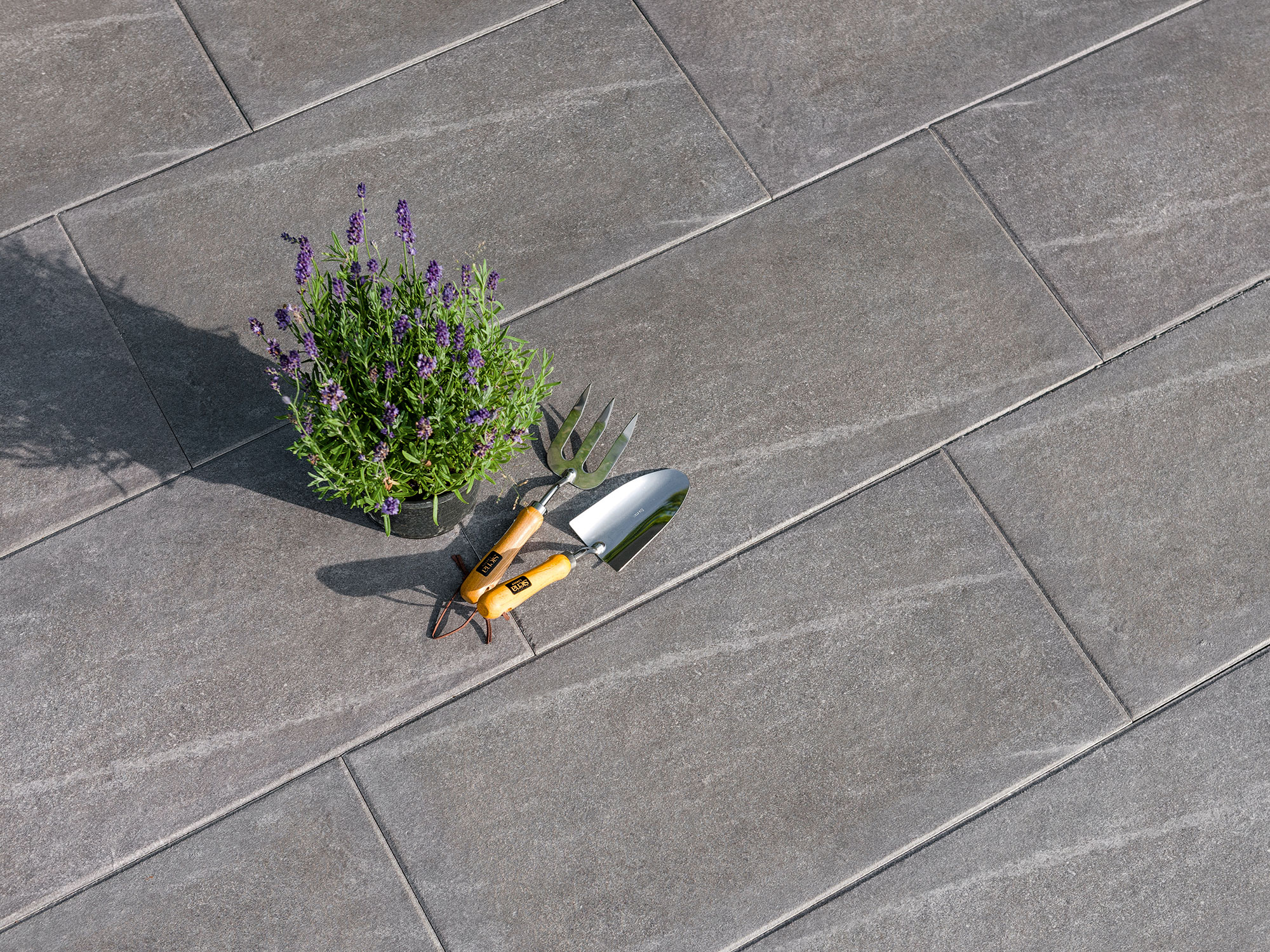 LUMEA ARDESA – LUMEA ARDESA BASALT 60/40/4 CM PE5 HK – BASALT – 60 x 40 x 4 cm – Beschichtet – Detailansicht
