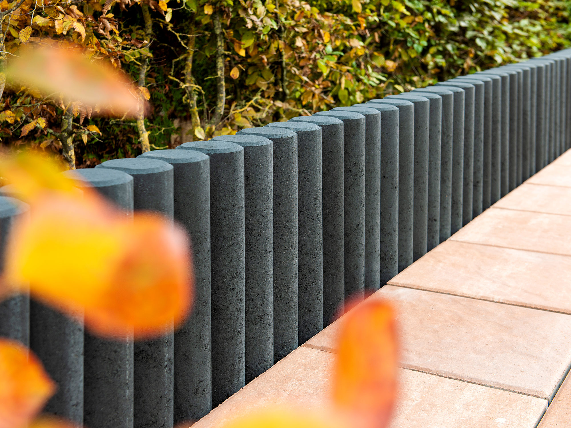 MINIPALISADEN – MINI-PALISADE ANTHR. 11/60 CM – ANTHRAZIT – 60/11 (H/Ø in cm) – Unbehandelt – Detailansicht