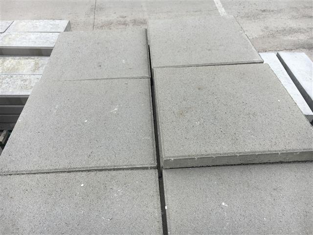 Terrassenplatten 1B BETONPLATTE GRAU 40/40/4 CM MF – GRAU – mit Fase – Hauptansicht