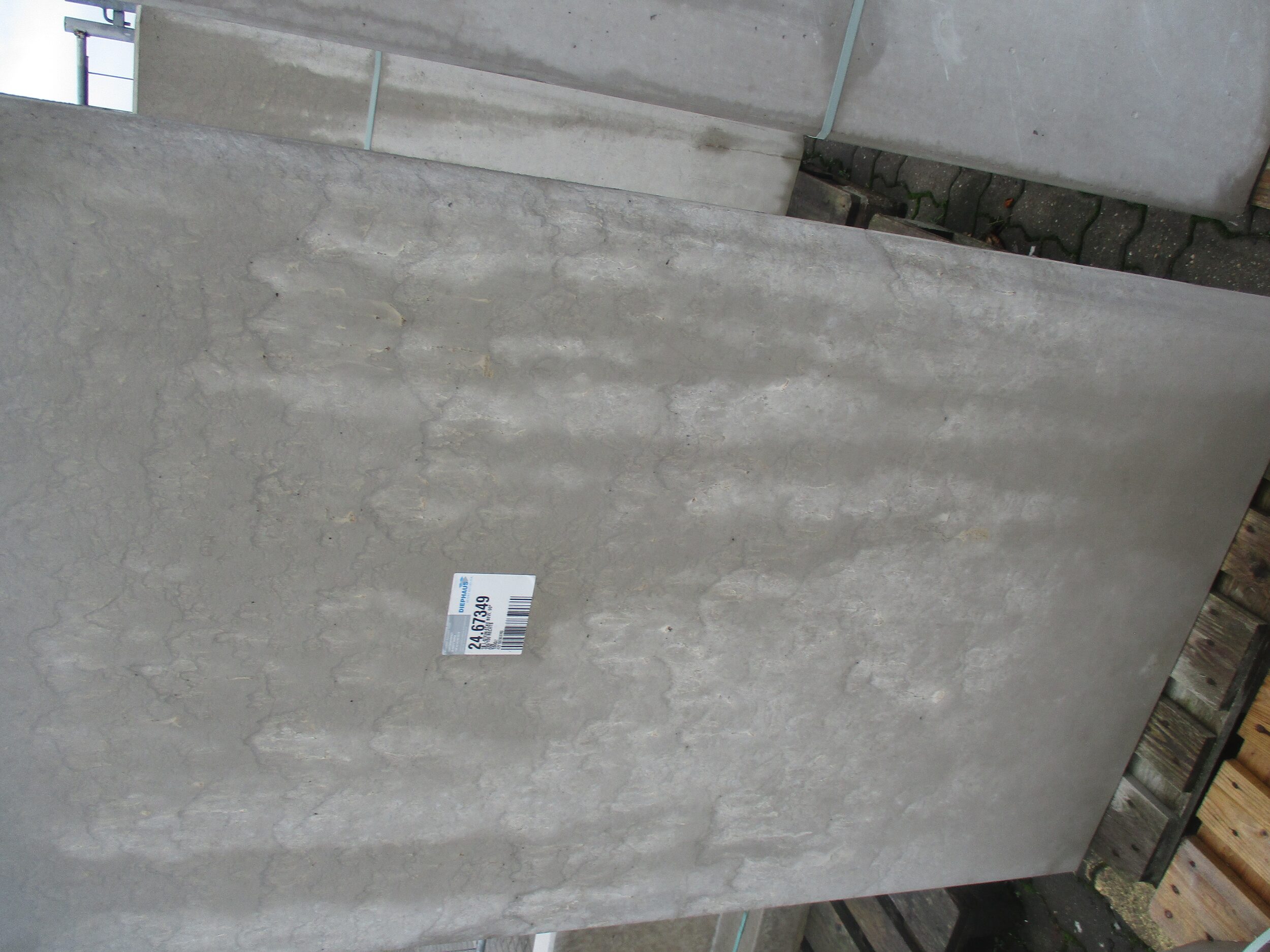 L-STEIN ECKE BEWEHRT 8 cm – L-Steine 1B L-STEIN-ECKE BEW 90° 155/100/8 RECHTS – GRAU – 155/100 – Sichtbeton – Detailansicht