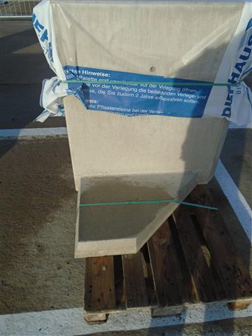 L-STEIN ECKE BEWEHRT 12 cm – L-Steine 1B L-STEIN-ECKE BEW. 90° 105/100 LINKS – GRAU – 105 x 100 cm – Sichtbeton – Hauptansicht