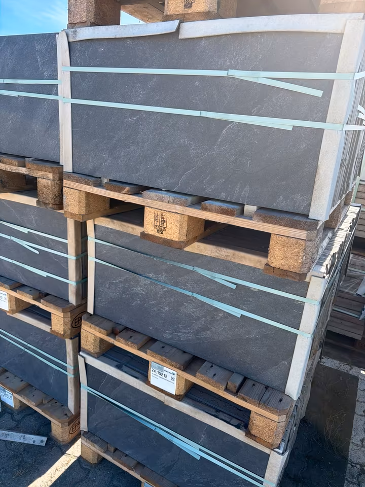 CERAMIA® CORE – Terrassenplatten 1B CERATIO CORE BASALT 80/40/4 cm – BASALT – 80 x 40 x 4 cm – Keramik – Seitenansicht