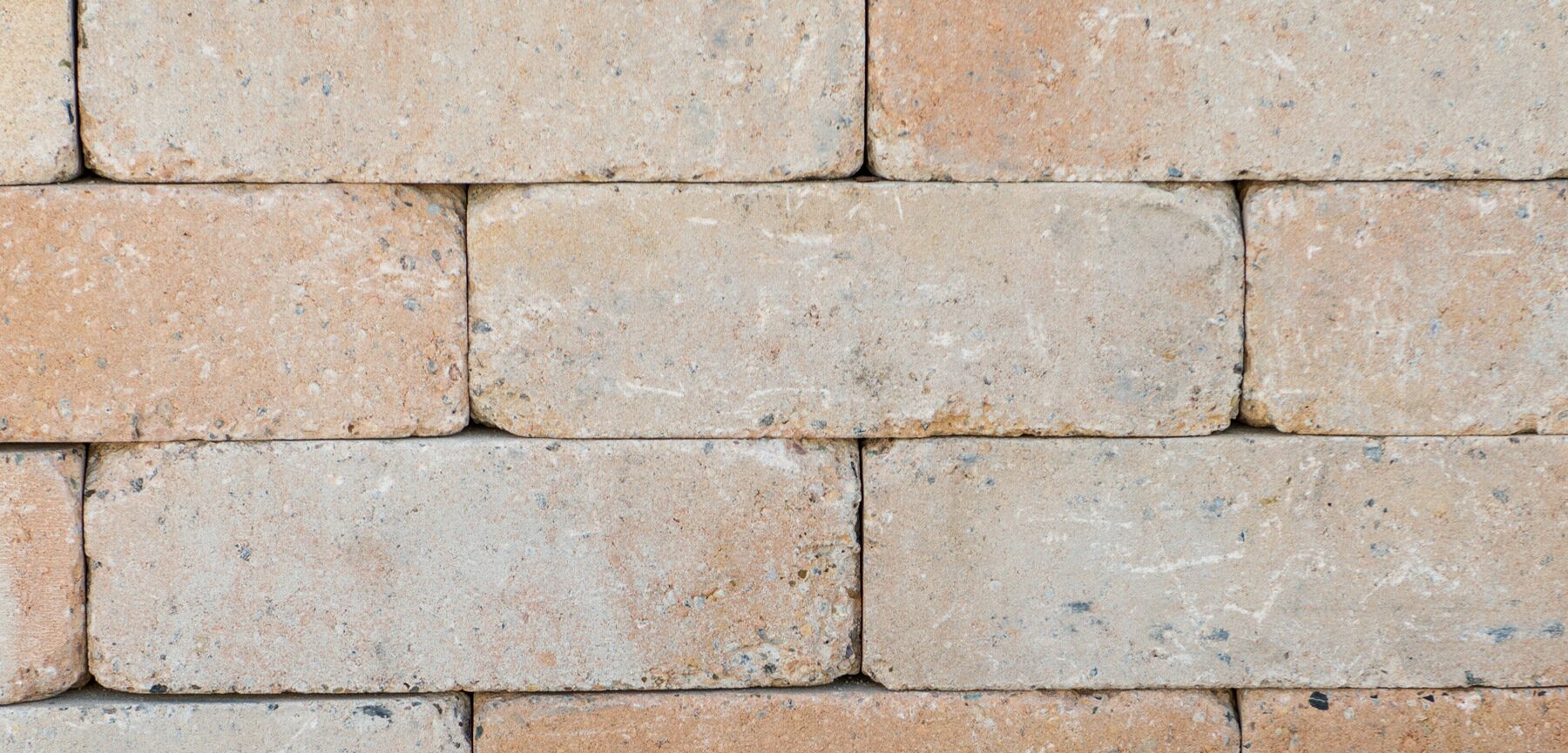 ANTIK MAUER – ANTIK GEK. SANDSTEIN 28/21/14 CM 96/DBP – SANDSTEIN – 28 x 21 x 14 cm – Antik – Seitenansicht