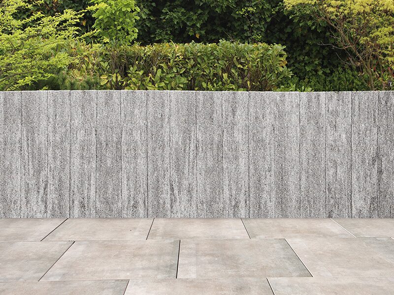 NOMOS – NOMOS PALISADE GRANIT 90/20/8 – GRANIT – 90 x 20 x 8 cm – Strukturiert – Detailansicht