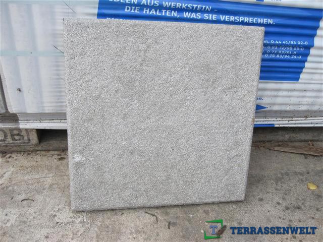 DIE BELGISCHE – Terrassenplatten 1C DIE BELGISCHE MITTELGRAU 40/40/4 – MITTELGRAU – Hauptansicht