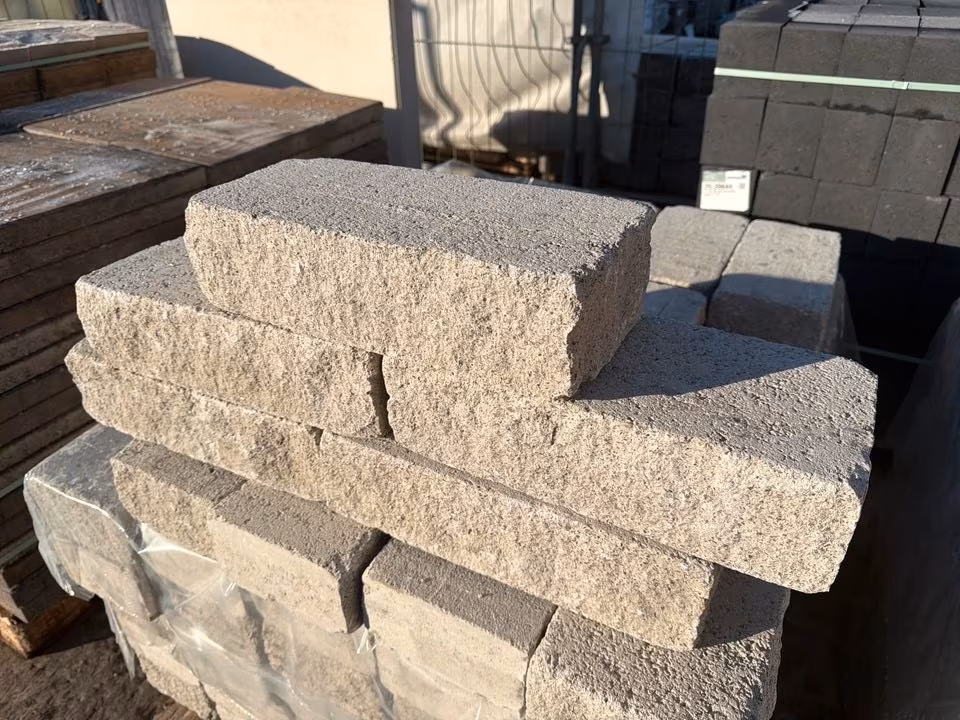 SIOLA LEICHT – Mauersteine X-TRA SIOLA-LEICHT GRANIT 35/16,5/10 PE3 – GRANIT – 35/16,5/10 – Gebrochen – Detailansicht