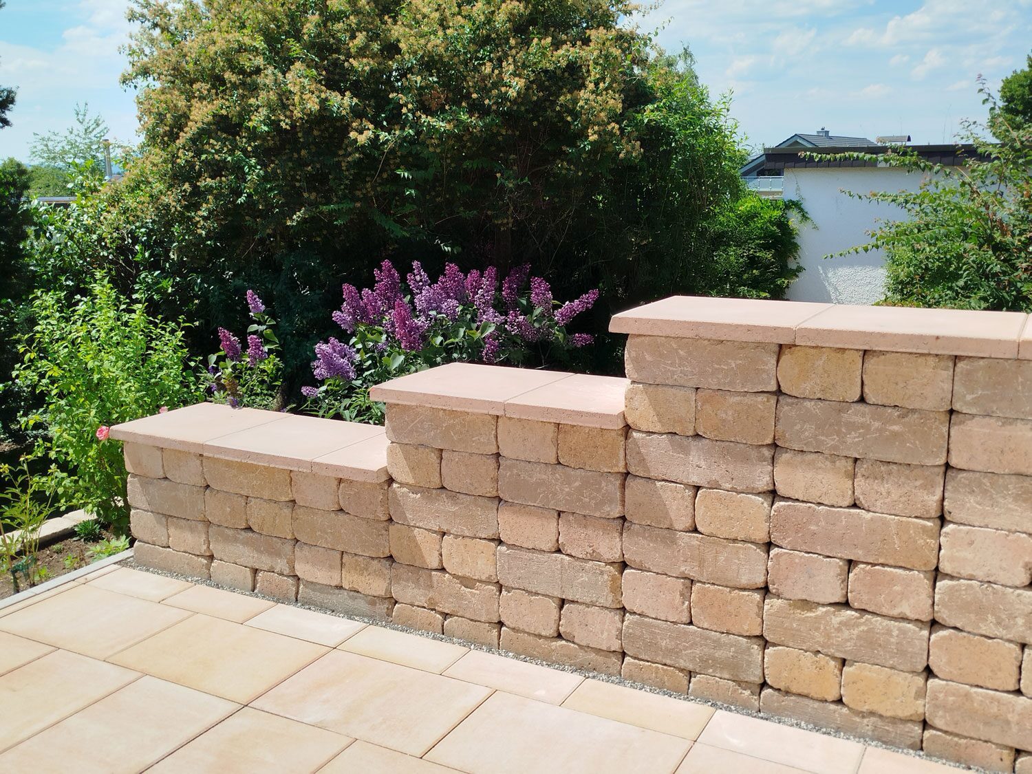 VIA TERRASSENPLATTEN – VIA SANDSTEIN 60/40/4 CM PE2 72/DBP – SANDSTEIN – 60 x 40 x 4 cm – Beschichtet – Umgebungsansicht