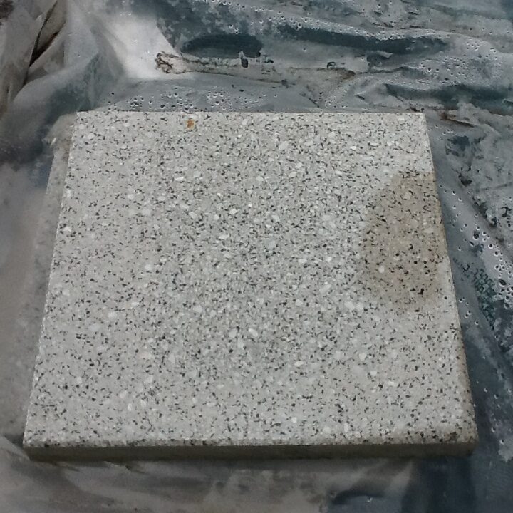 Terrassenplatten 1B  40/40 GRANIT-GRAU GESCHLIFFEN – GRANIT – Hauptansicht