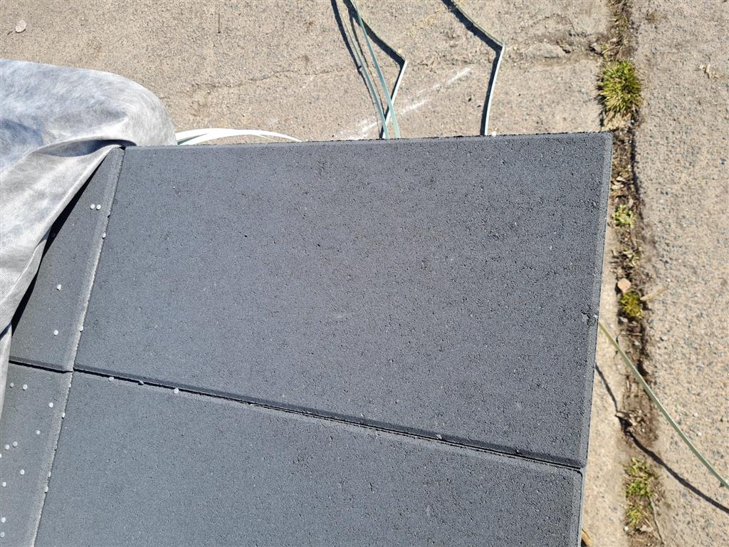 Terrassenplatten 1B BETONPLATTE ANTHRAZIT 60/30/4 CM MF – ANTHRAZIT – Seitenansicht