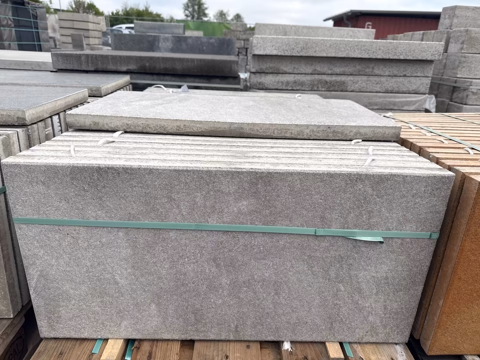 Terrassenplatten 1B NATURSTEINDEKOR QUARZ 80/40/4 PE5 HK – Beschichtet – Hauptansicht