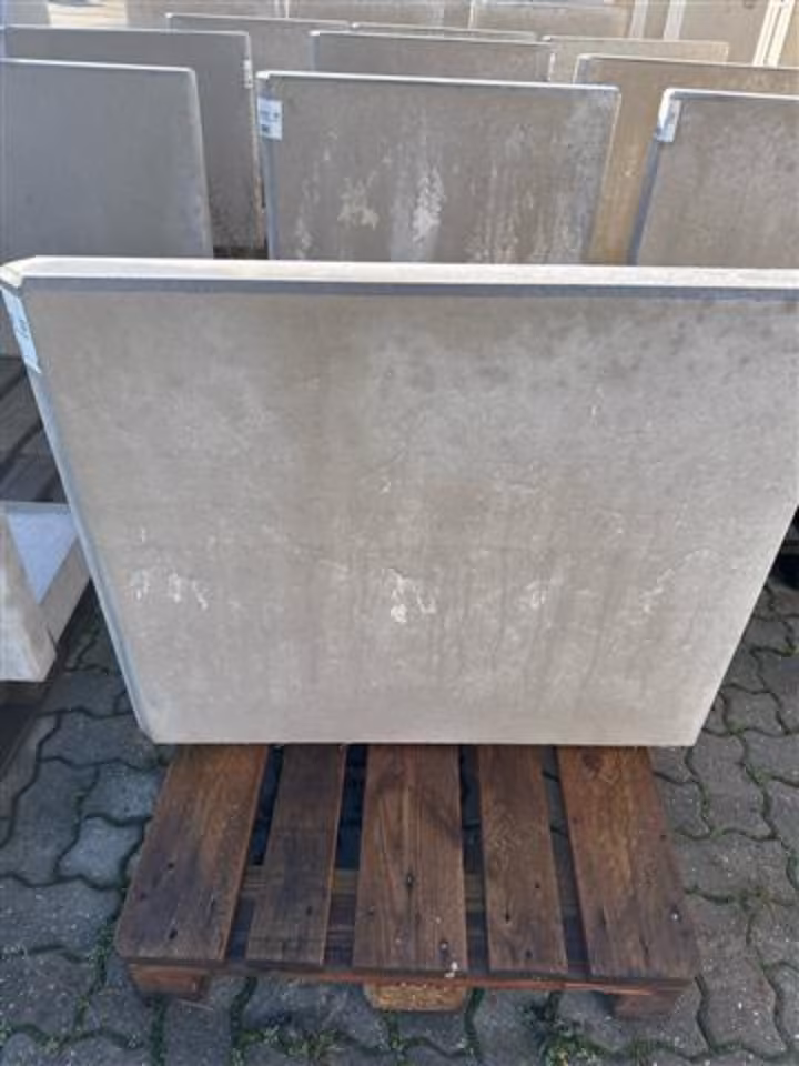 L-Steine 1B L-STEIN-ECKE BEW 90° 80/100/8CM LINKS – 80 x 100 x 8 cm – Sichtbeton – Detailansicht