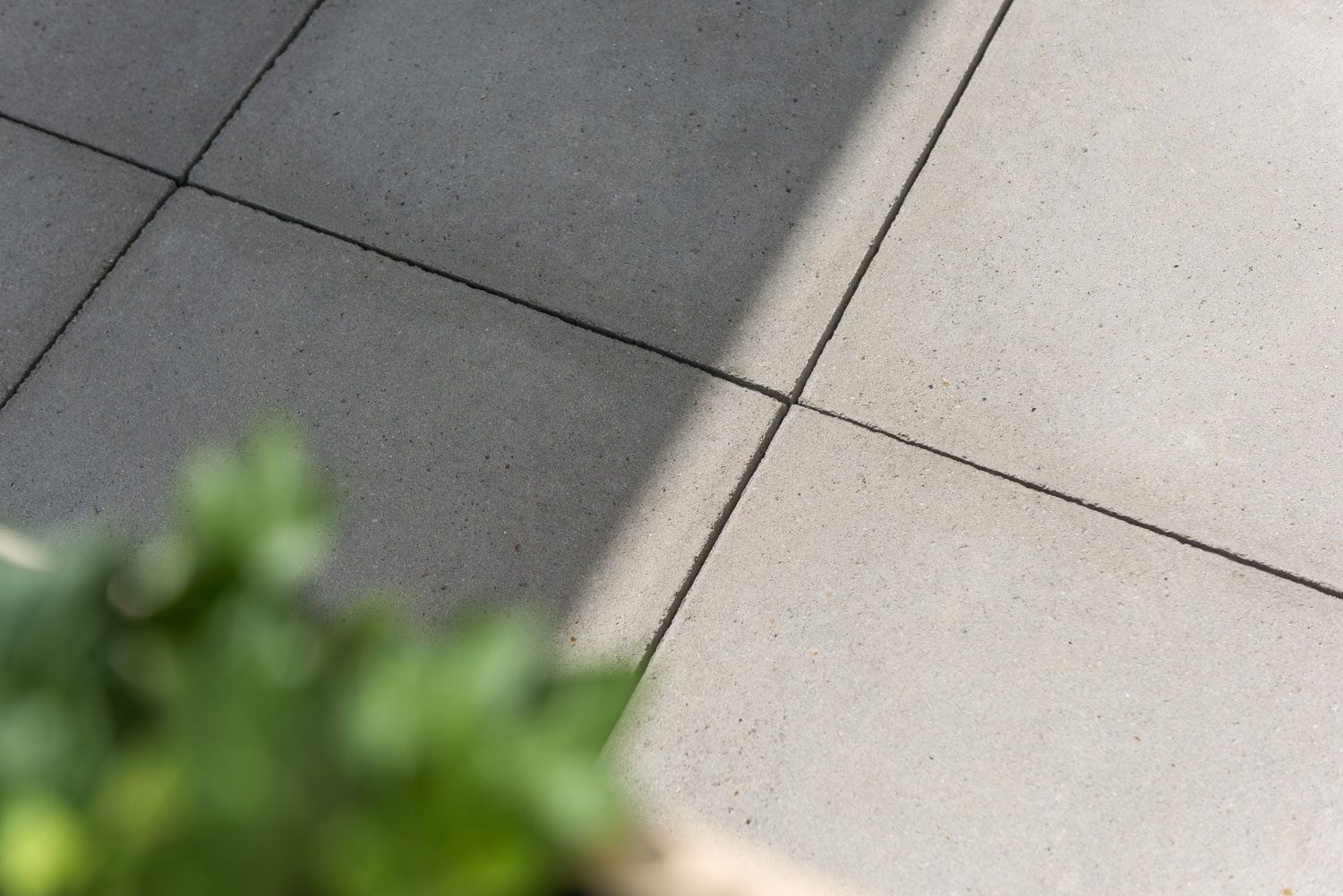 BETONPLATTEN 5 CM OHNE FASE – BETONPLATTE GRAU 50/50/5 CM O. FASE – GRAU – 50 x 50 x 5 cm – Scharfkantig – Hauptansicht