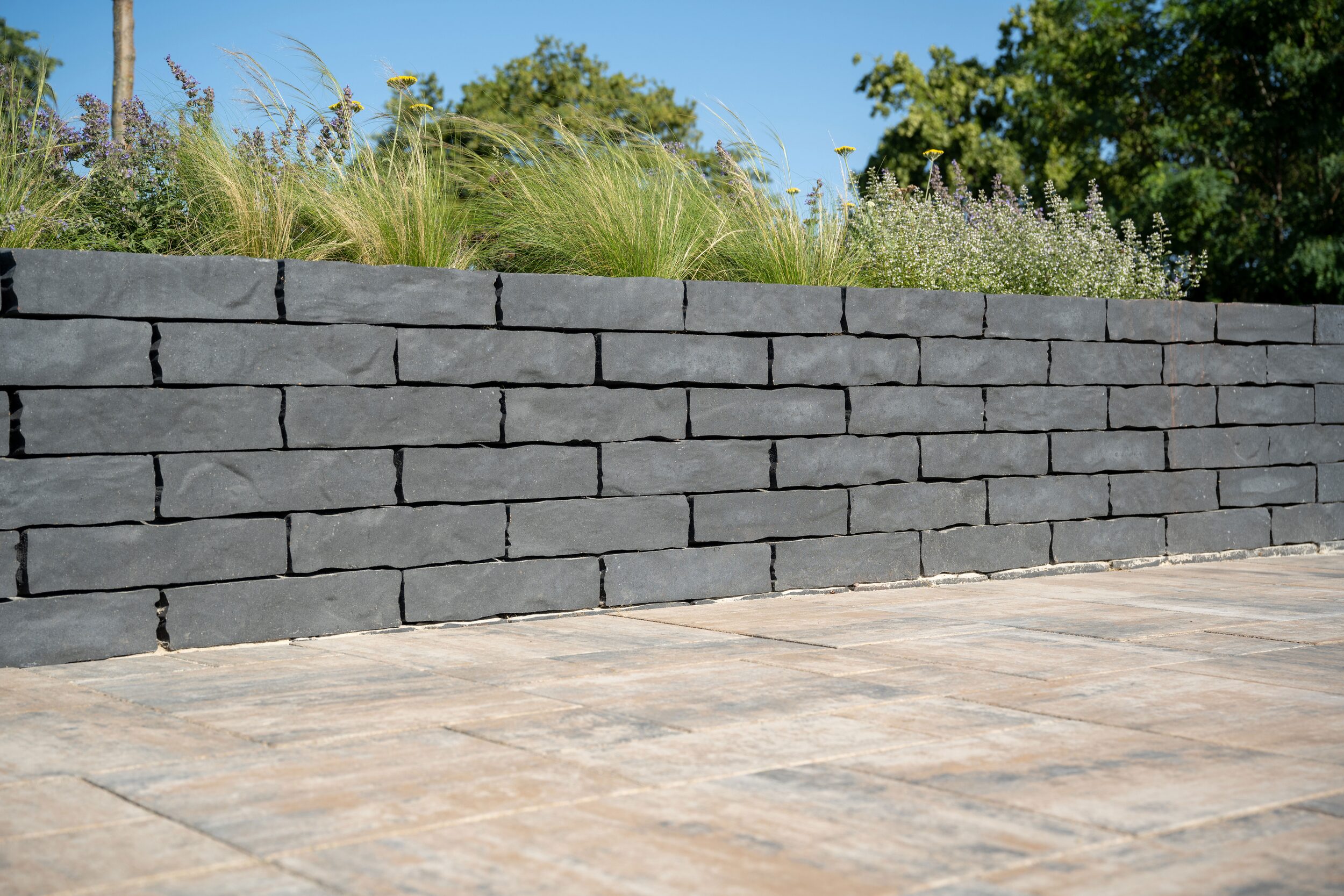 VOLAR – VOLAR MAUER BASALT 40/20/10 CM PE2 – BASALT – Beschichtet – Detailansicht
