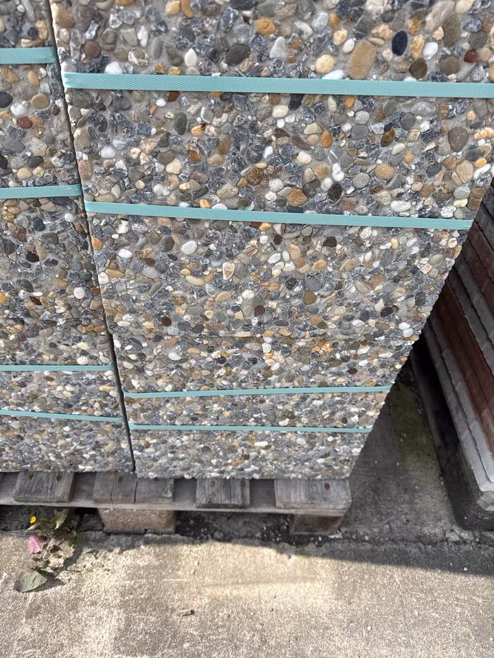 WASCHBETON PLATTEN – Terrassenplatten X-TRA WASCHBETON RHEINKIES 40/40/4 CM – RHEINKIES – 40 x 40 x 4 cm – Detailansicht