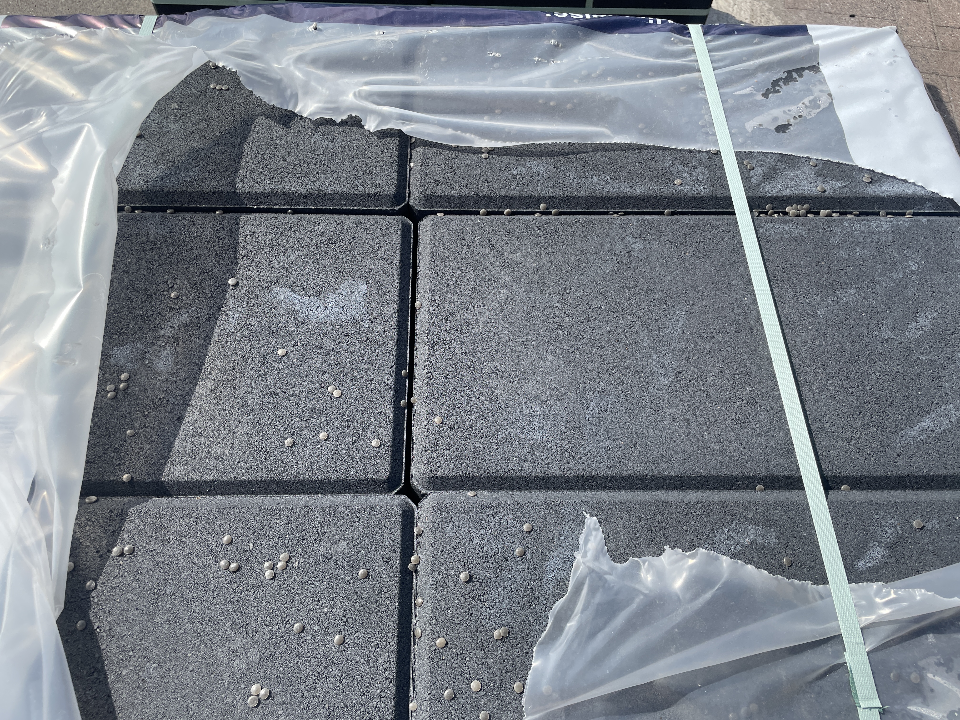 FUGANO® – Mauersteine 1B FUGANO ABDECKPLATTE BASALT 50/25/8,5 – 50 X 25 X 8,5 CM – Umgebungsansicht