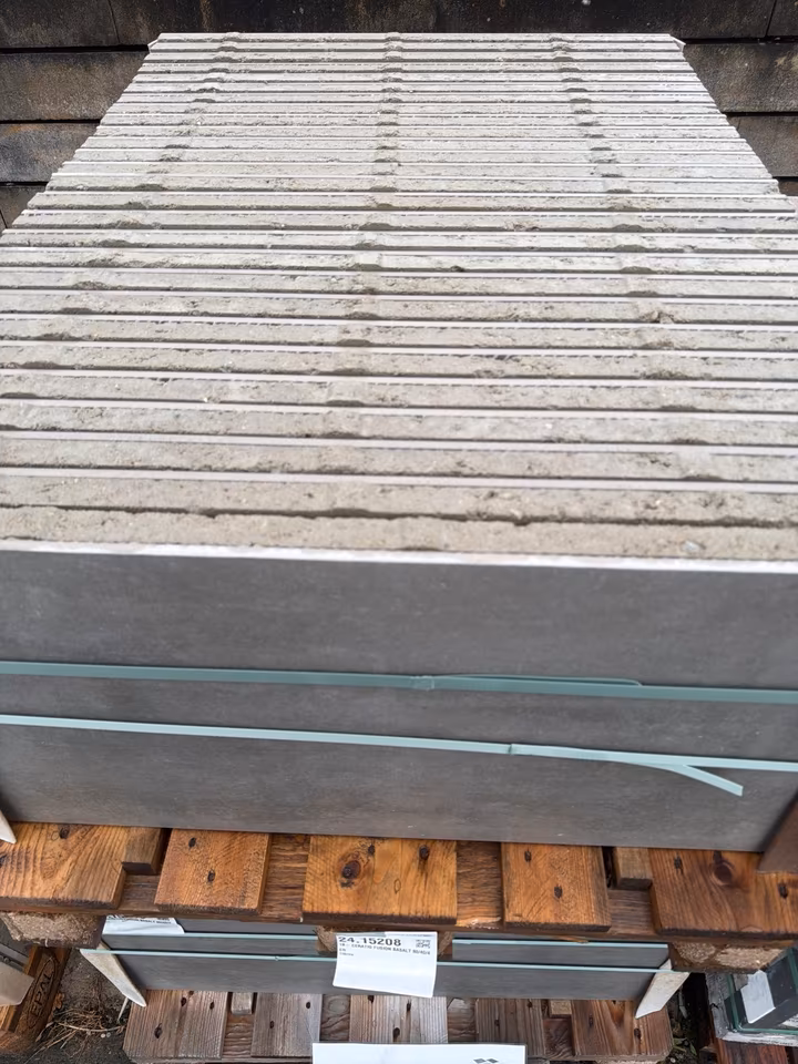 CERAMIA® FUSION – Terrassenplatten 1B- CERATIO FUSION BASALT 80/40/4 cm – 80 x 40 x 4 cm – Keramik – Seitenansicht