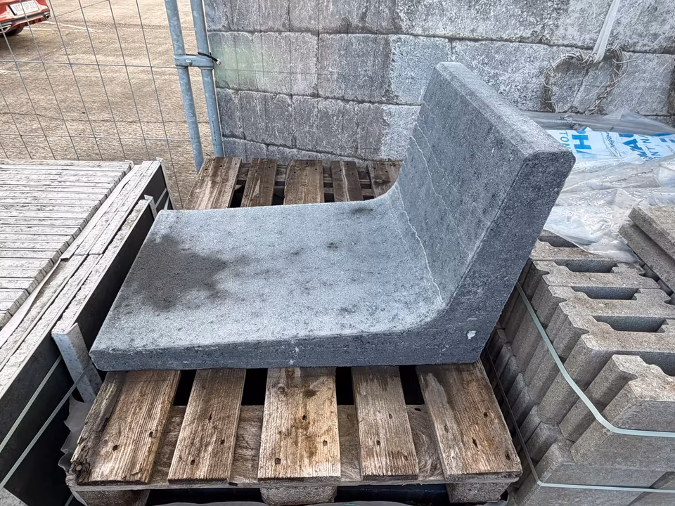 L-STEIN ANTHRAZIT – L-Steine X-TRA  L-STEIN ANTHRAZIT 80/50/50/7 CM – ANTHRAZIT – 80 x 50 x 50 x 7 cm – Detailansicht