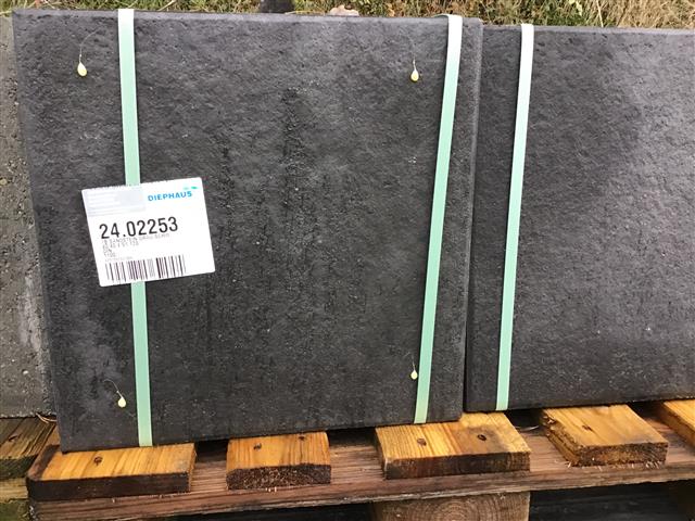 Terrassenplatten 1B SANDSTEIN GRAU-SCHW. 40/40/4 S1 120/ – GRAU-SCHWARZ – Hauptansicht